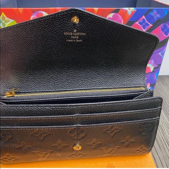 LOUIS VUITTON Sarah Wallet - Picture 4 of 6